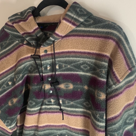 Cozy Aztec polartec hoodie that feels like a blanket! - Picture 2 of 4